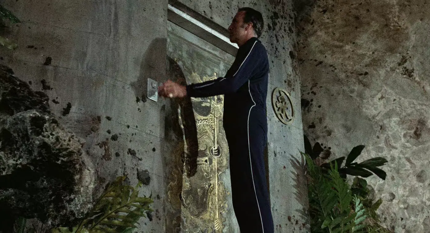 L'Homme au pistolet d'or