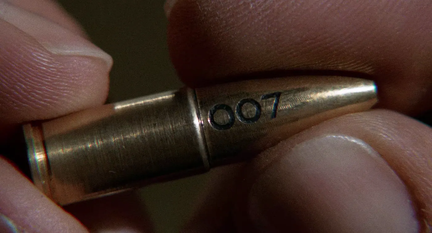 L'Homme au pistolet d'or
