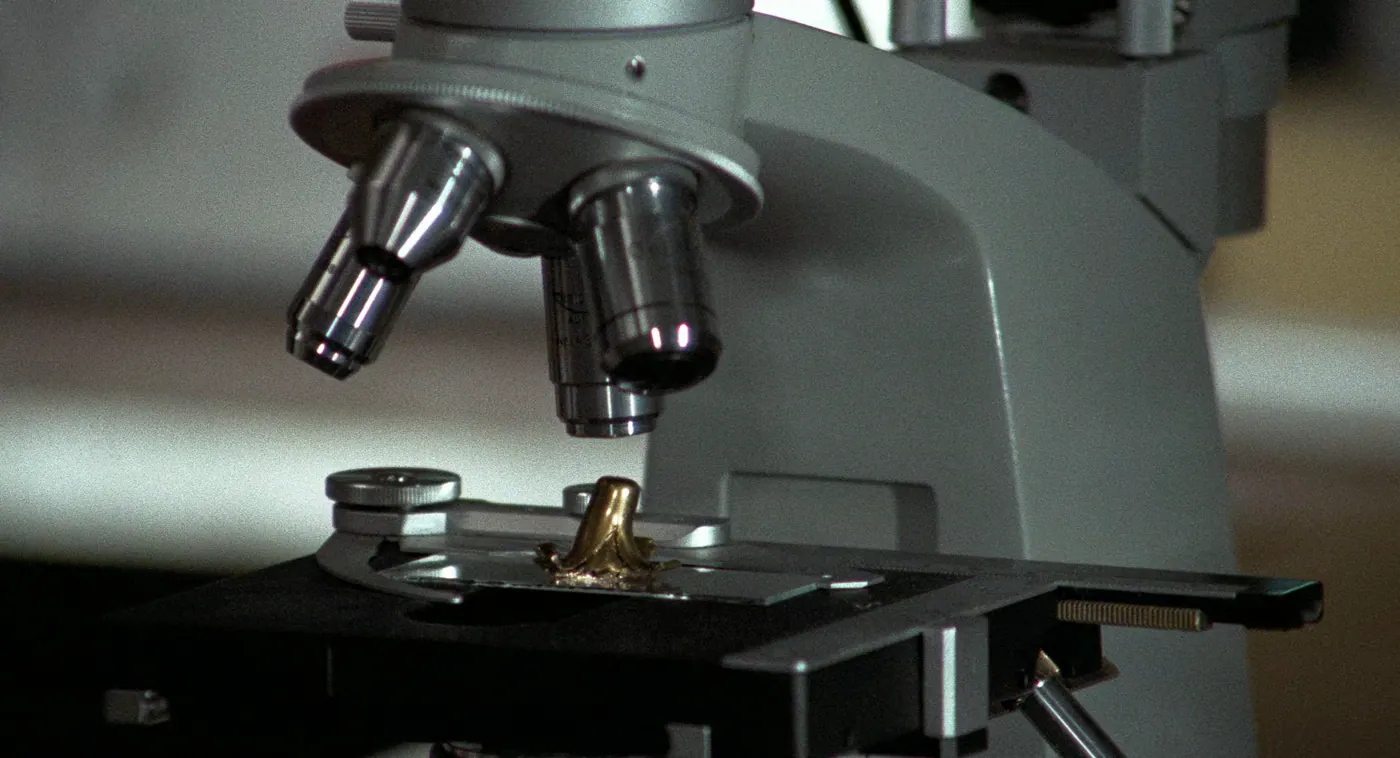 L'Homme au pistolet d'or