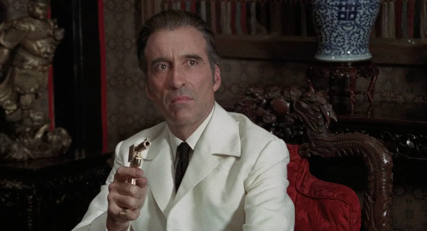 L'Homme au pistolet d'or