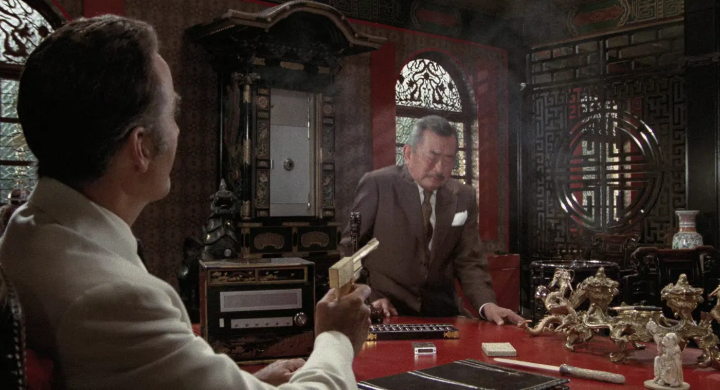 L'Homme au pistolet d'or