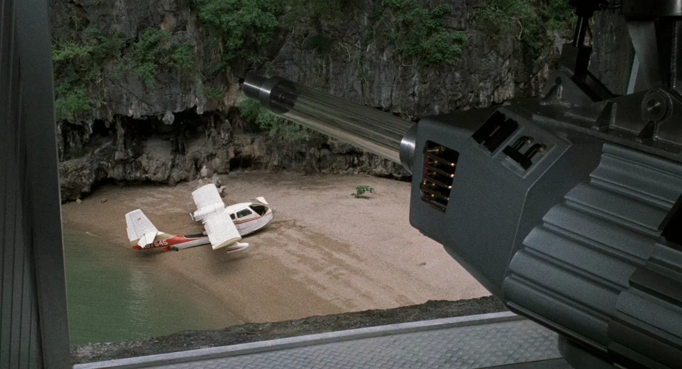 L'Homme au pistolet d'or